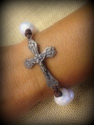full-lg-pearl-with-crucifix1