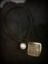 initial-pearl-bracelet